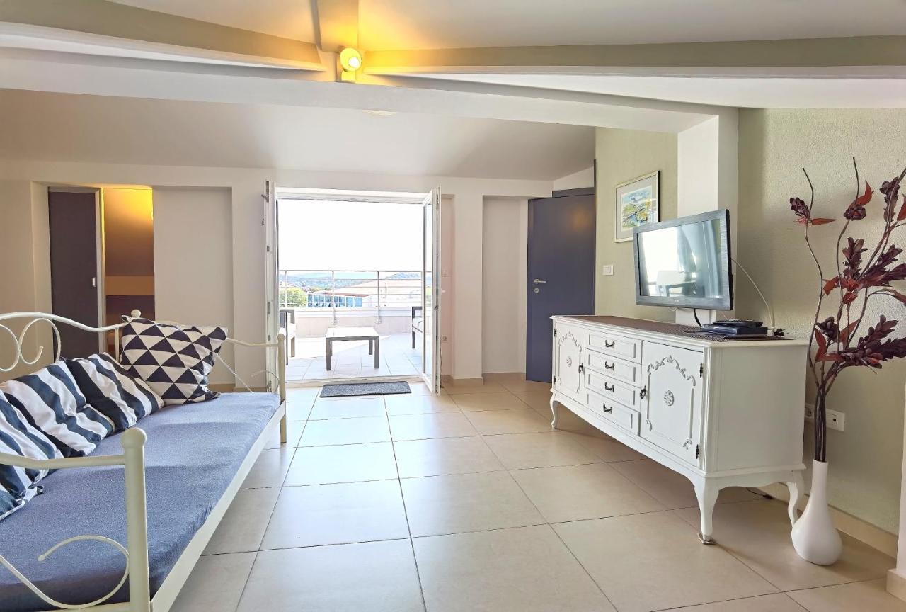Apartments Ella Šibenik Extérieur photo