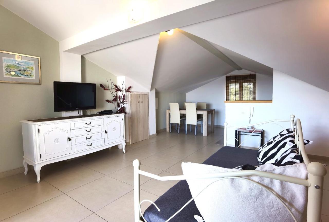 Apartments Ella Šibenik Extérieur photo