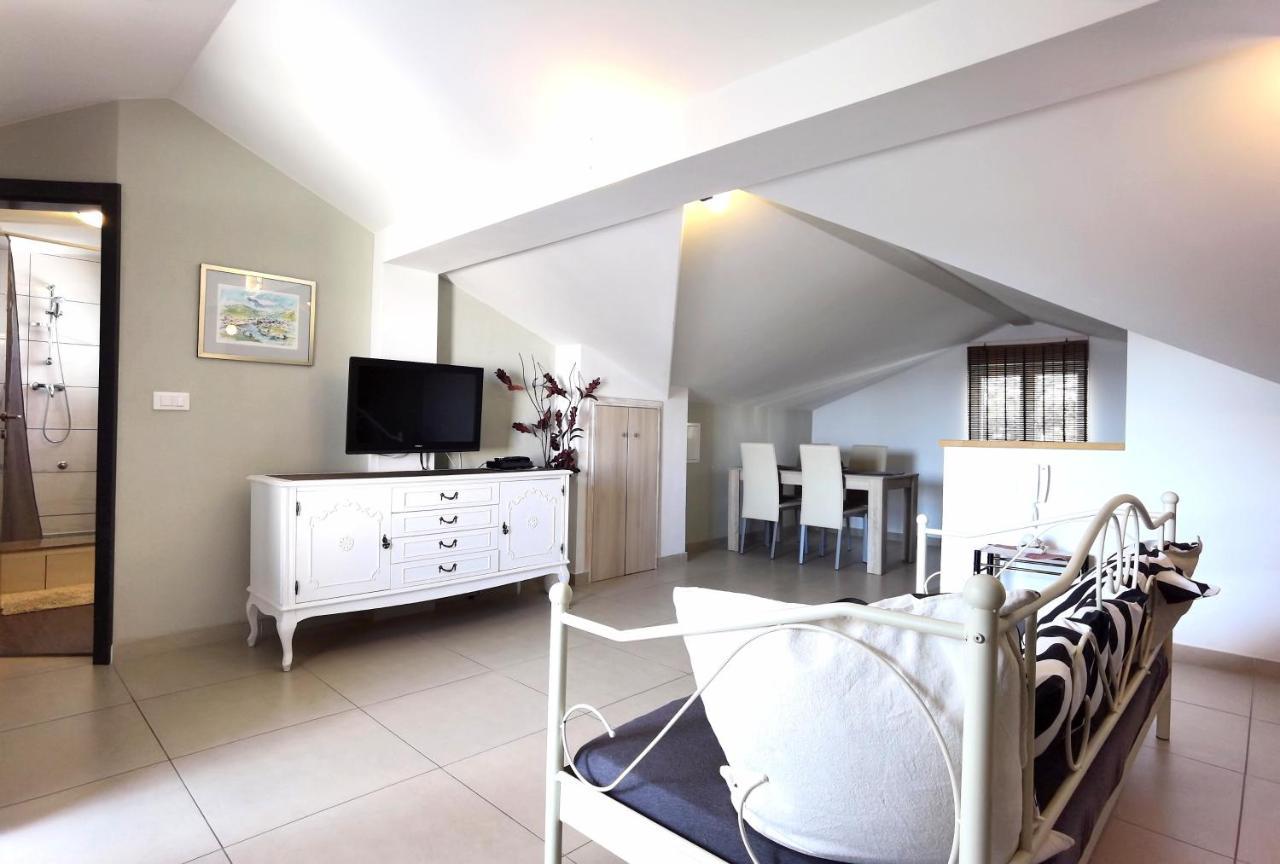 Apartments Ella Šibenik Extérieur photo