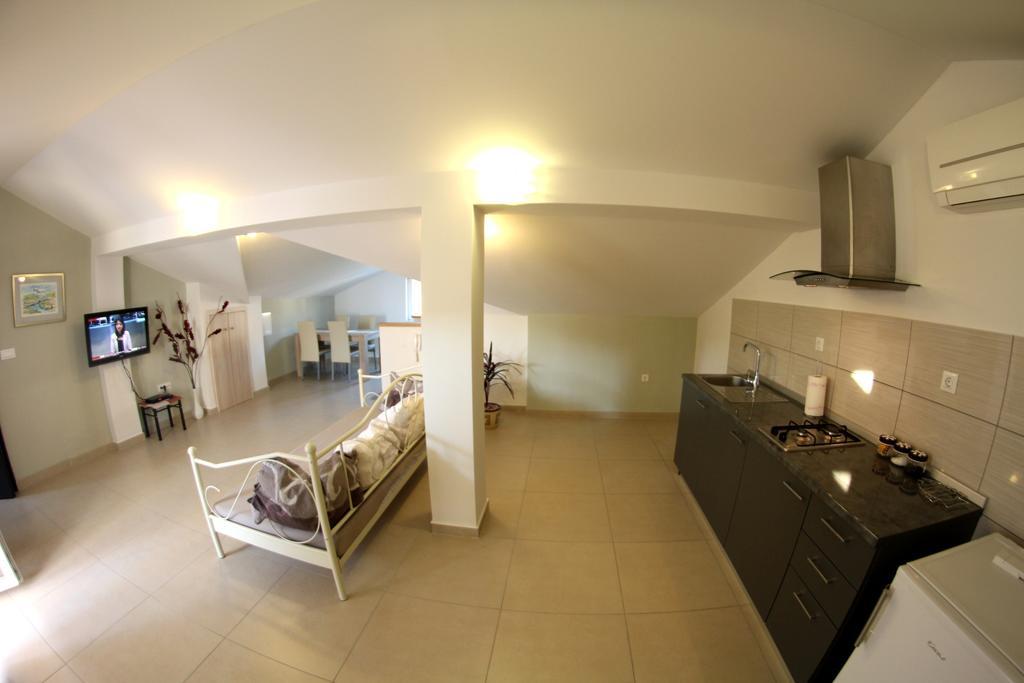 Apartments Ella Šibenik Chambre photo