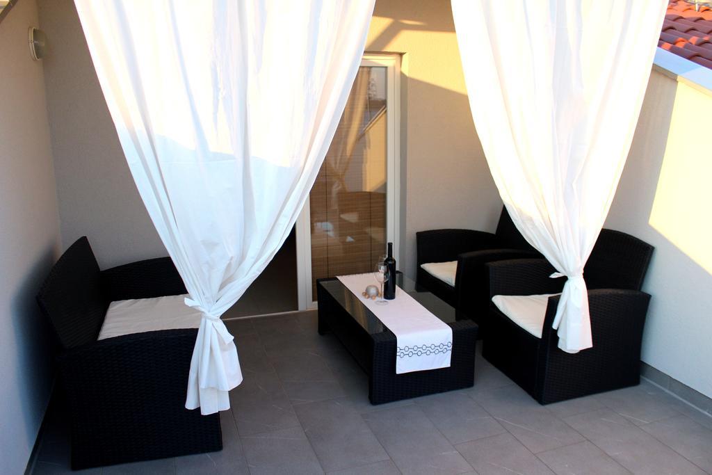 Apartments Ella Šibenik Chambre photo